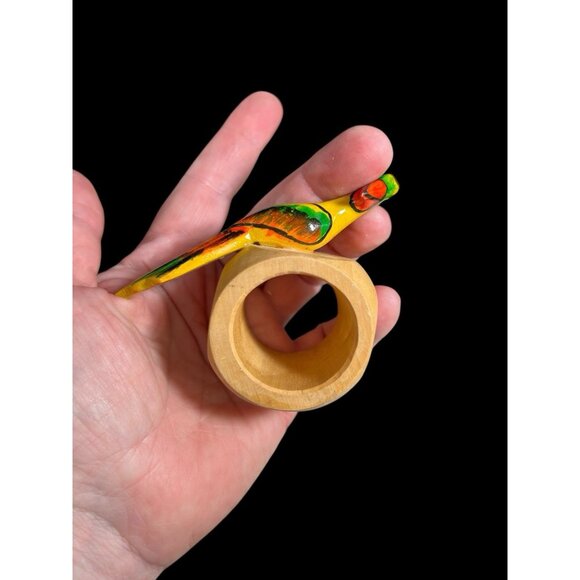 6 Vtg NOS Napkin Rings Tropical Colorful Parrot Wooden Hand Painted I Magnin - Picture 2 of 8